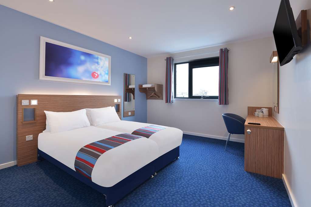 Travelodge Leeds Colton Garforth Room photo